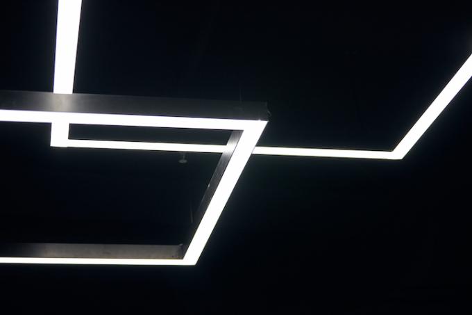 Iluminación de tecnología: las características de la industria